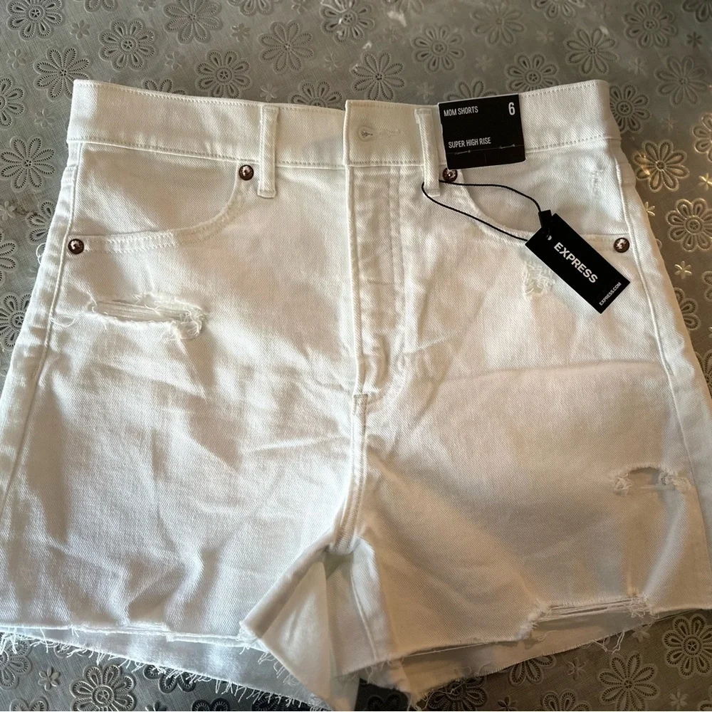🌸 Express White Mom Shorts‎ Size 6 Super High Rise NWT Spring Casual Style